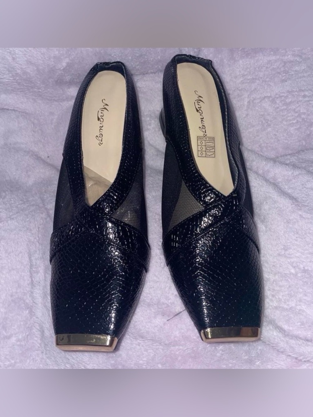 Mignon Black Textured Square-Toe Flats with Gold Toe Accent, size 43